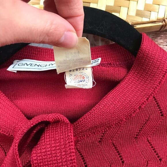Vintage 1980’s givenchy sport red neck‎ tie sweater - Picture 5 of 7
